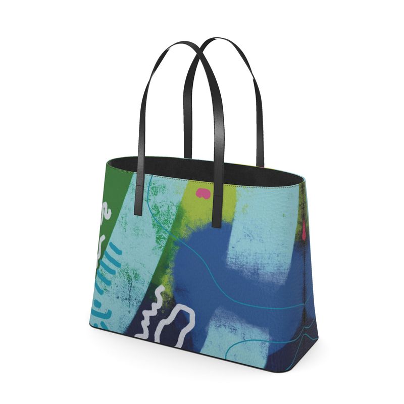 Kika Tote in “Tucuche”