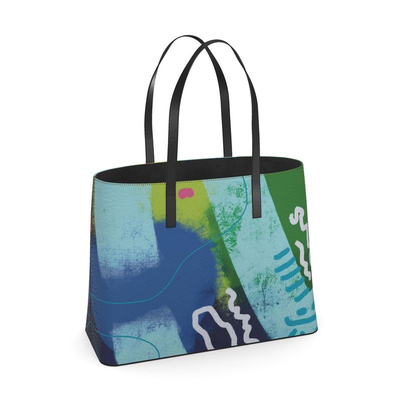 Kika Tote in “Tucuche”